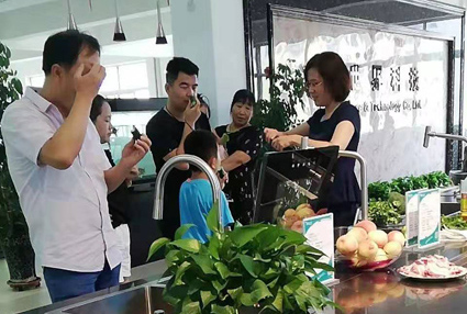 加盟康世界 | 祝賀山東博世電器的孫總、河北恒潔衛(wèi)浴的張總成功簽約康世界！